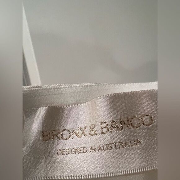 NWOT Bronx and Banco Evie Bow Satin Minidress Elegant white Mini Dress - Picture 16 of 16